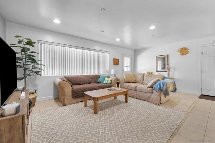 9183 Paradise Park Dr, Lakeside, California 92040