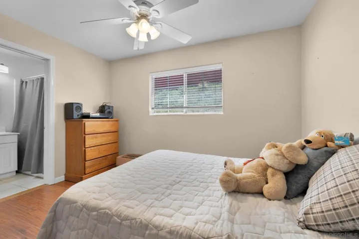 9183 Paradise Park Dr, Lakeside, California 92040