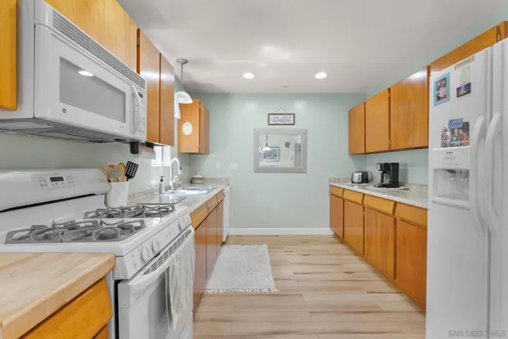 9183 Paradise Park Dr, Lakeside, California 92040
