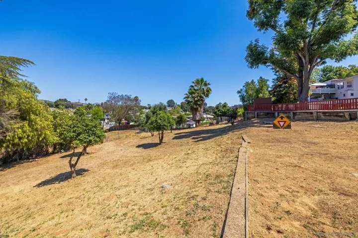 9183 Paradise Park Dr, Lakeside, California 92040