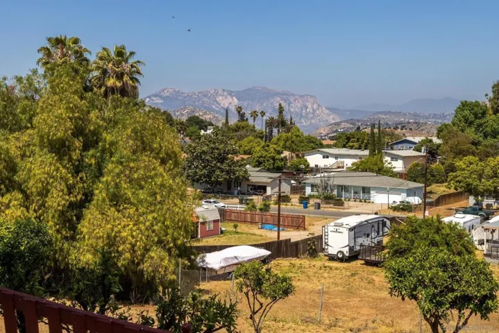 9183 Paradise Park Dr, Lakeside, California 92040