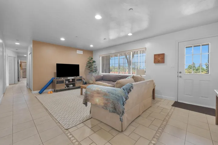 9183 Paradise Park Dr, Lakeside, California 92040