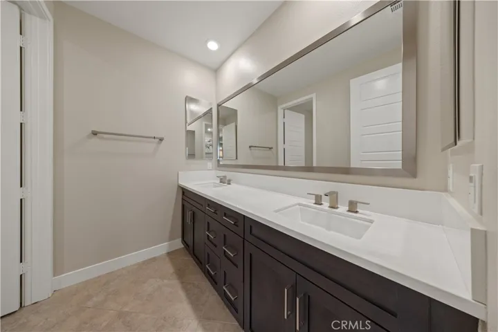 52 Harlow, Irvine, California 92618