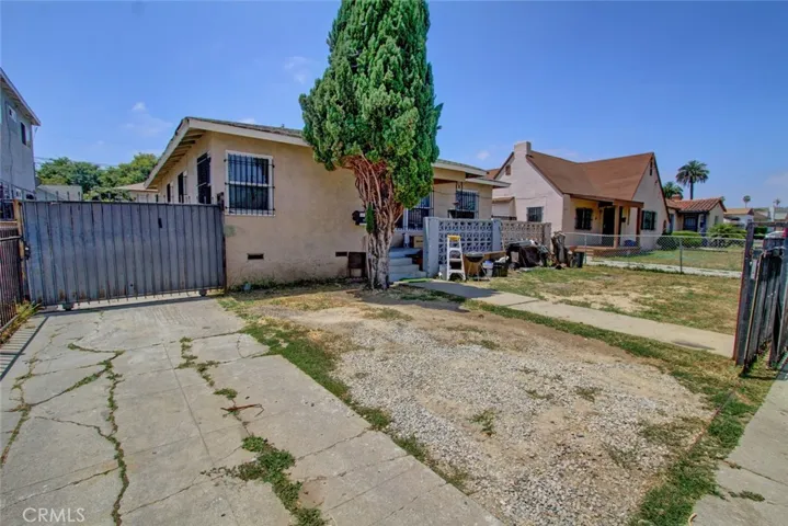 1622 W 84th Street, Los Angeles, California 90047