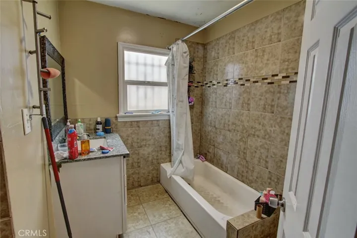 1622 W 84th Street, Los Angeles, California 90047
