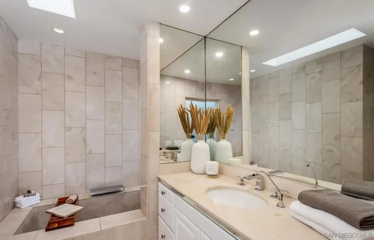 1677 Torrance St., San Diego, California 92103