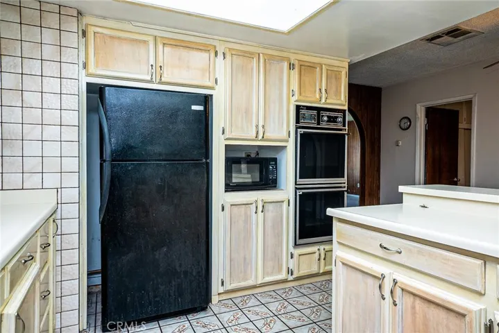 633 S 5th Street, Colton, California 92324