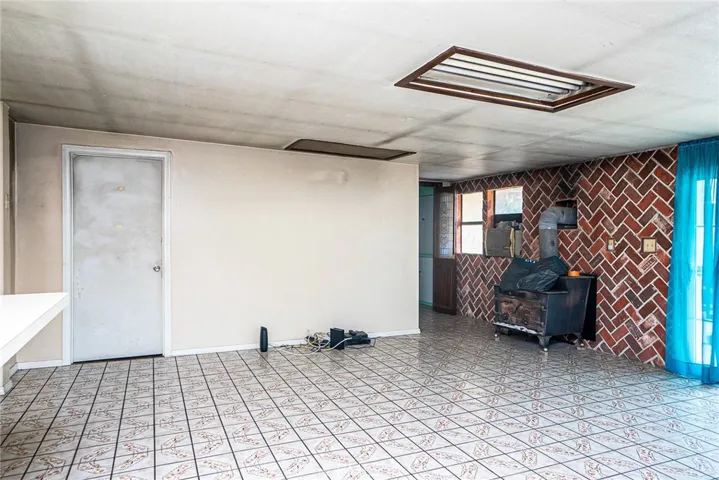 633 S 5th Street, Colton, California 92324