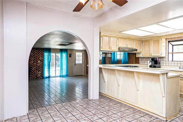 633 S 5th Street, Colton, California 92324