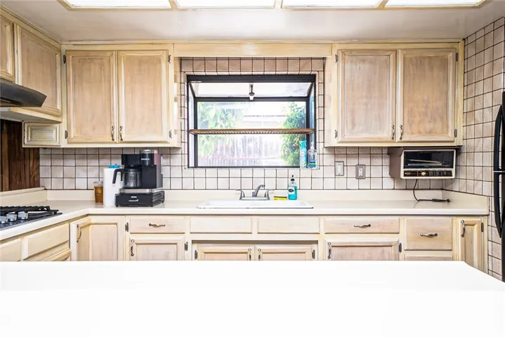 633 S 5th Street, Colton, California 92324