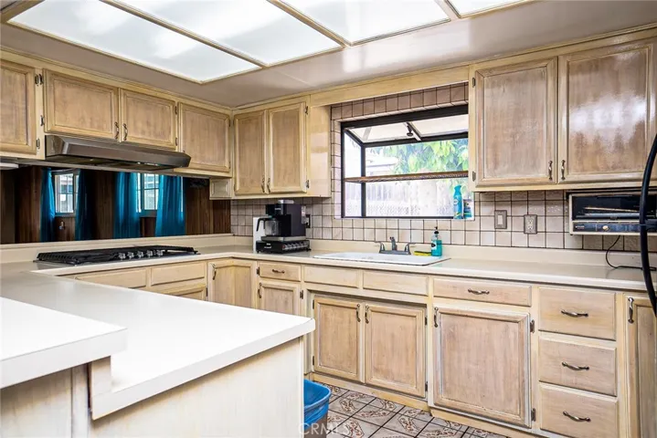 633 S 5th Street, Colton, California 92324