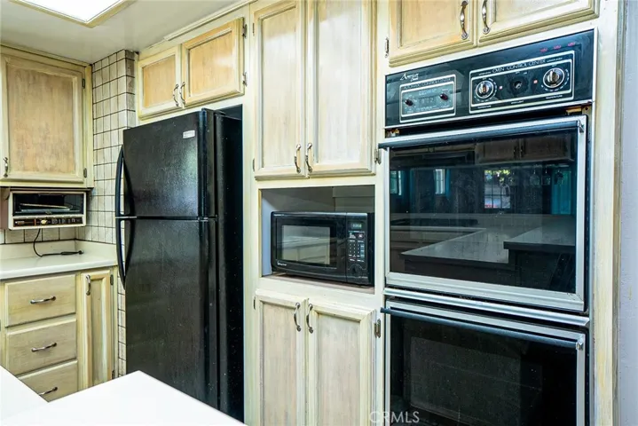633 S 5th Street, Colton, California 92324