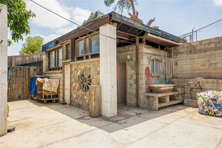633 S 5th Street, Colton, California 92324