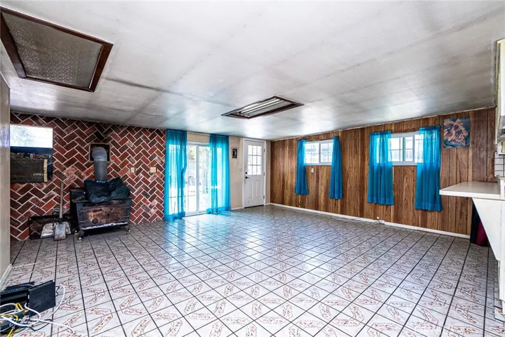 633 S 5th Street, Colton, California 92324