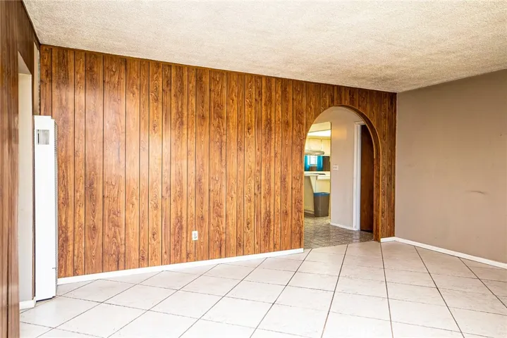 633 S 5th Street, Colton, California 92324
