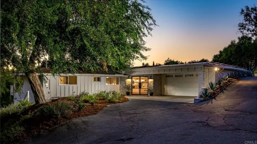 2674 Canyon Road, Escondido, California 92025