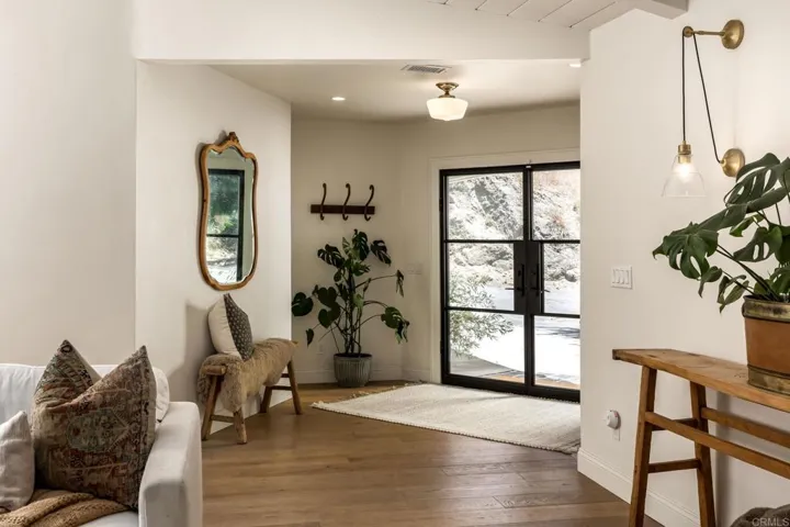 2674 Canyon Road, Escondido, California 92025