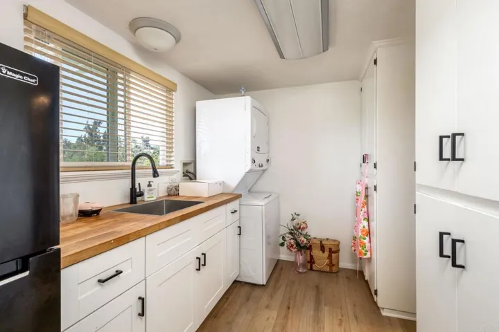 2674 Canyon Road, Escondido, California 92025