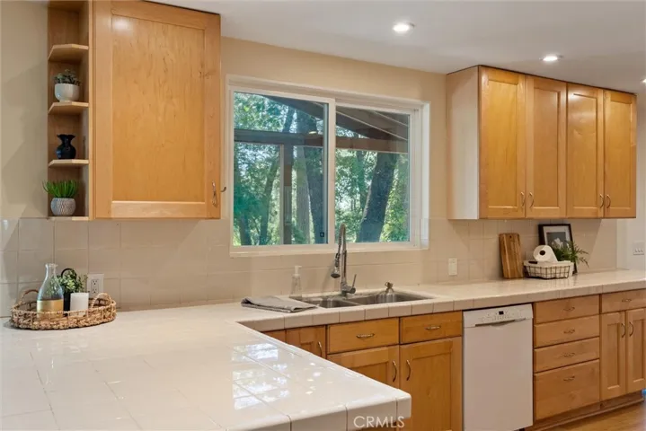15152 Dorrett Drive, Forest Ranch, California 95942