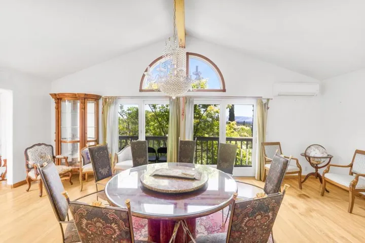 13899 Upper Hill Drive, Saratoga, California 95070