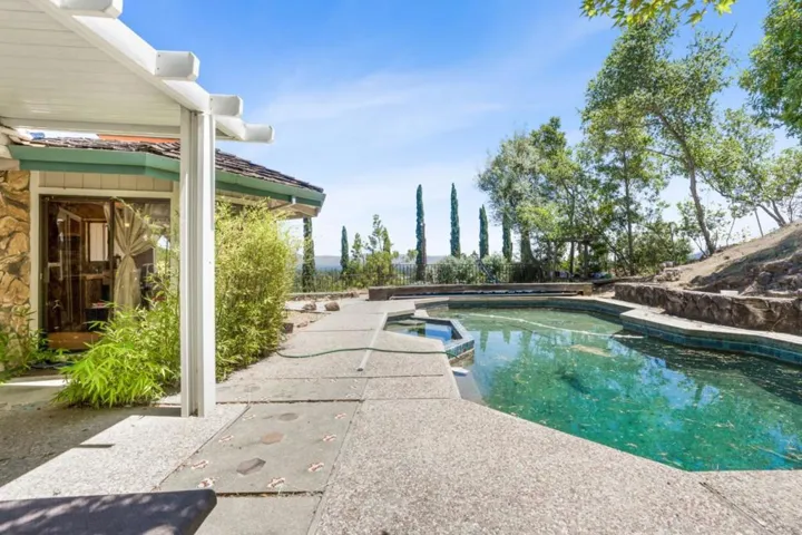 13899 Upper Hill Drive, Saratoga, California 95070