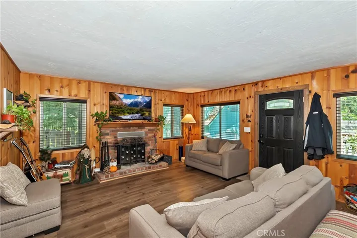 705 Cedar Lane, Twin Peaks, California 92391