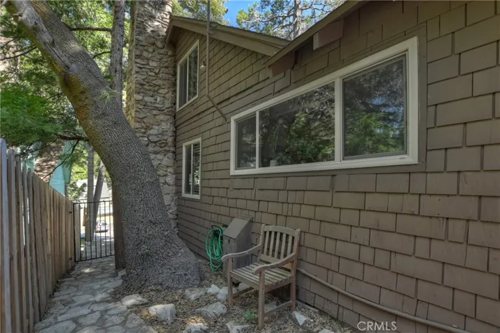 705 Cedar Lane, Twin Peaks, California 92391