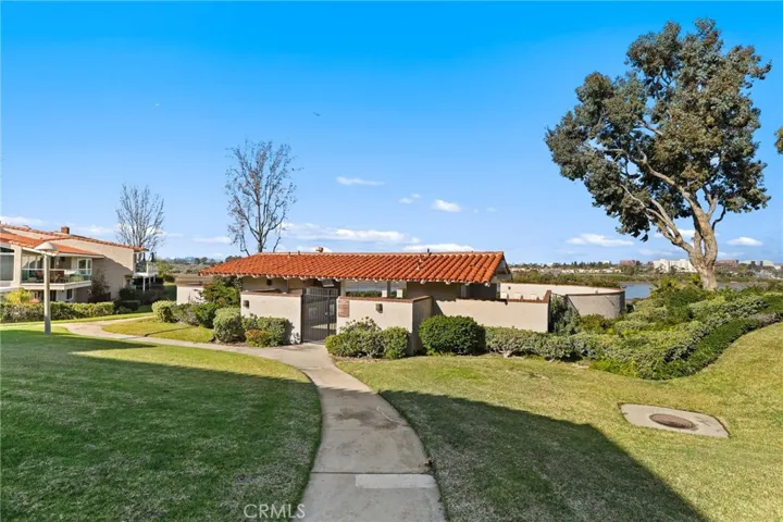 North Bluff Bay View Community