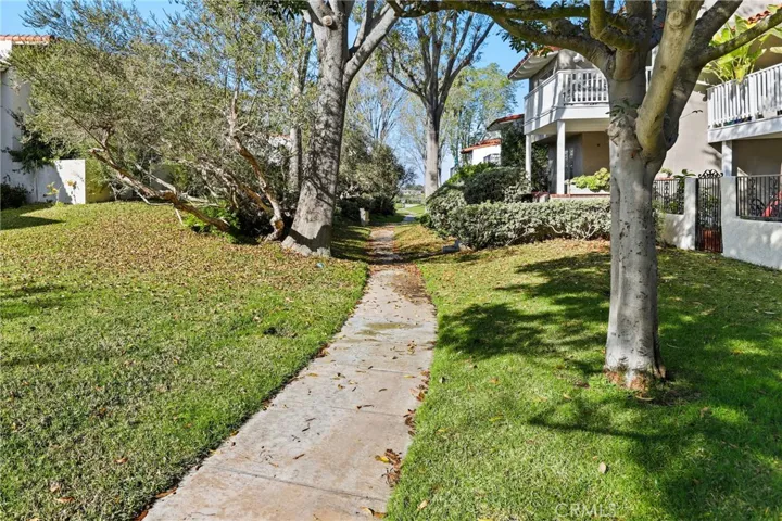 North Bluff Bay View Community