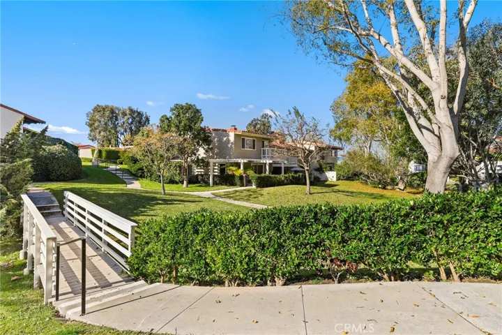 North Bluff Bay View Community