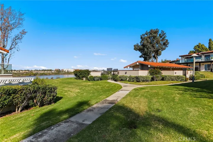 North Bluff Bay View Community