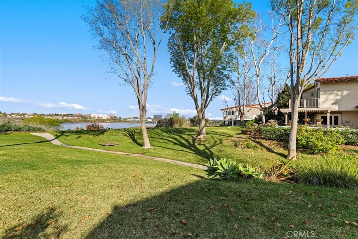 North Bluff Bay View Community