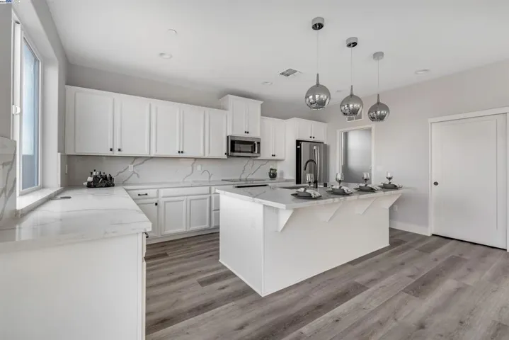 2901 Luke Ln, Santa Rosa, California 95407