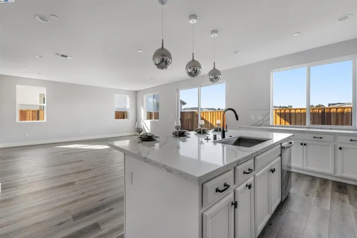 2901 Luke Ln, Santa Rosa, California 95407