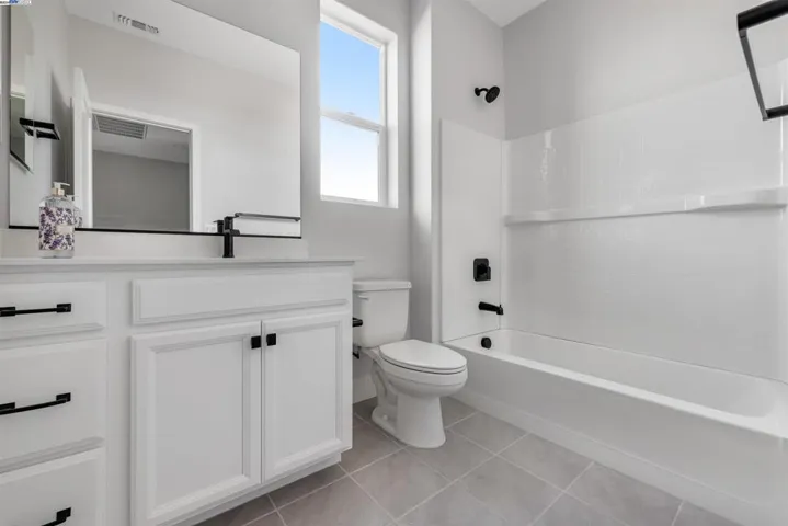 2901 Luke Ln, Santa Rosa, California 95407