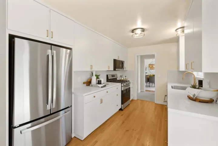 2423 Dekoven Avenue, Belmont, California 94002