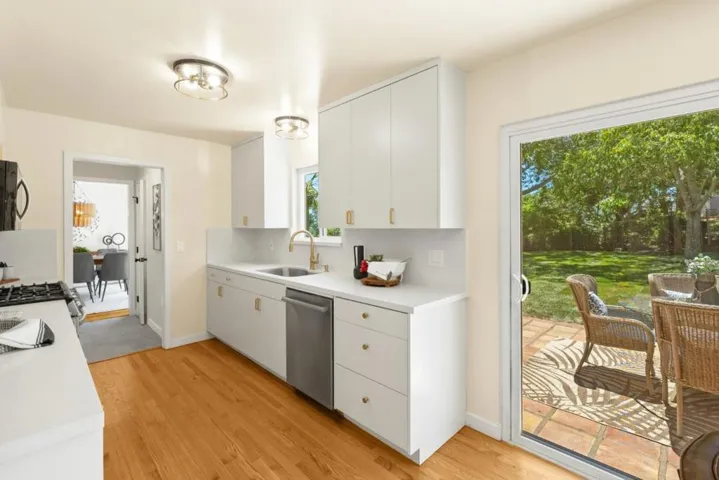 2423 Dekoven Avenue, Belmont, California 94002
