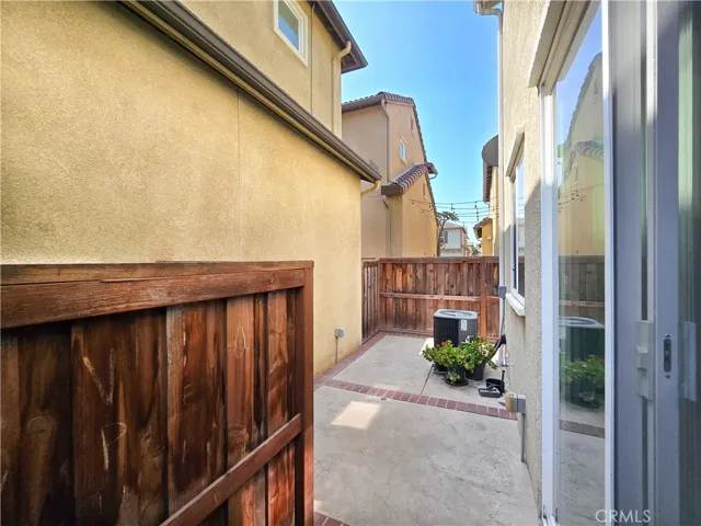 201 W Sparkleberry Avenue, Orange, California 92865