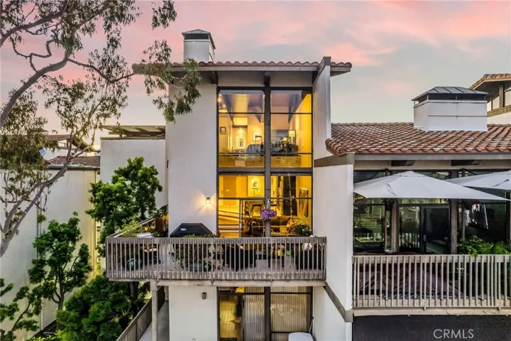 5328 Marina Pacifica Dr N, Long Beach, California 90803
