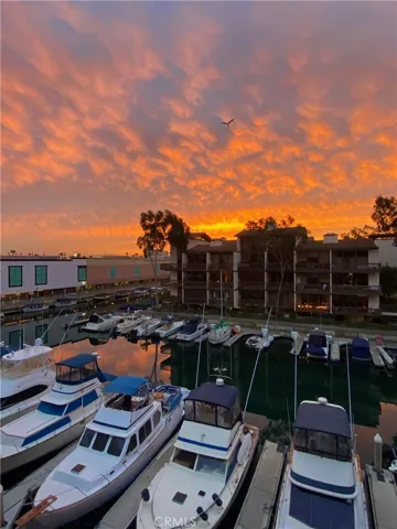 5328 Marina Pacifica Dr N, Long Beach, California 90803