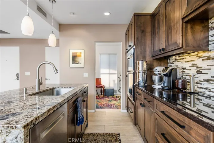 5328 Marina Pacifica Dr N, Long Beach, California 90803