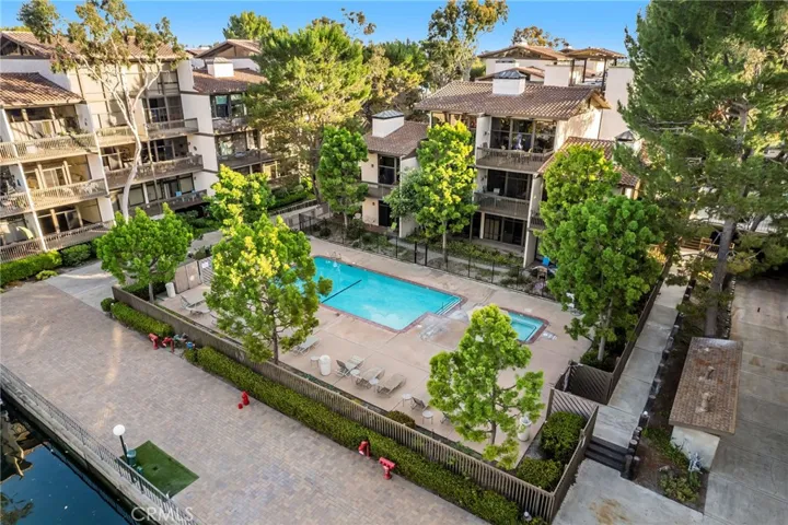 5328 Marina Pacifica Dr N, Long Beach, California 90803