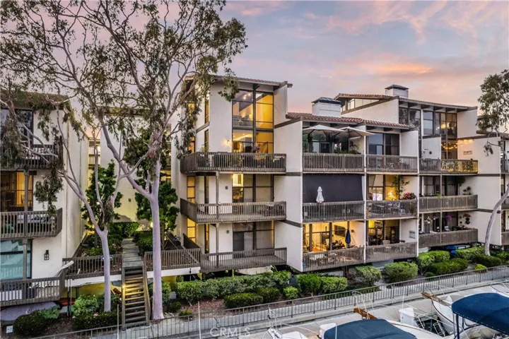 5328 Marina Pacifica Dr N, Long Beach, California 90803