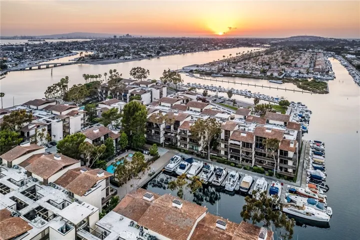 5328 Marina Pacifica Dr N, Long Beach, California 90803