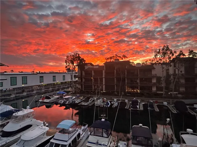 5328 Marina Pacifica Dr N, Long Beach, California 90803