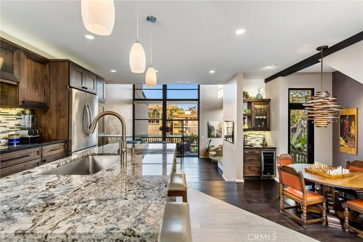5328 Marina Pacifica Dr N, Long Beach, California 90803
