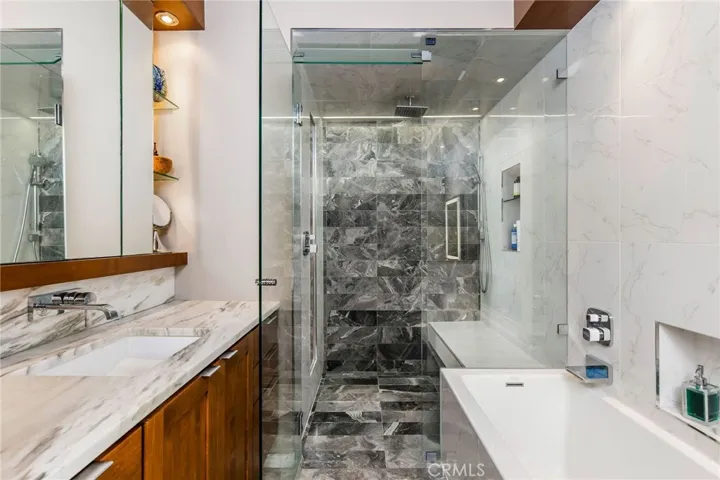 5328 Marina Pacifica Dr N, Long Beach, California 90803