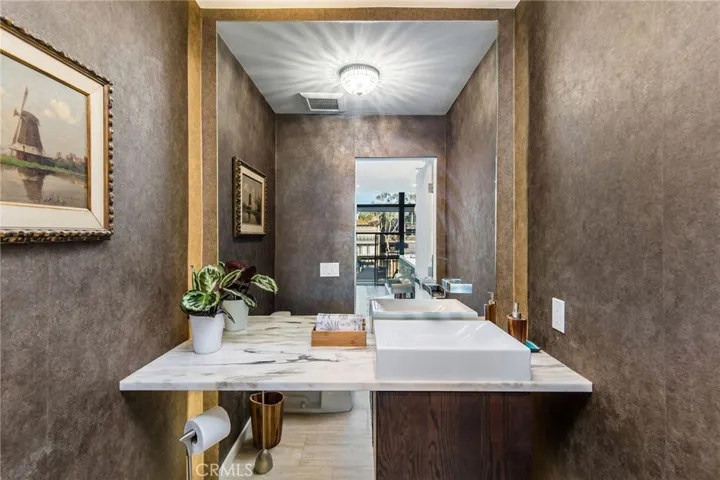 5328 Marina Pacifica Dr N, Long Beach, California 90803