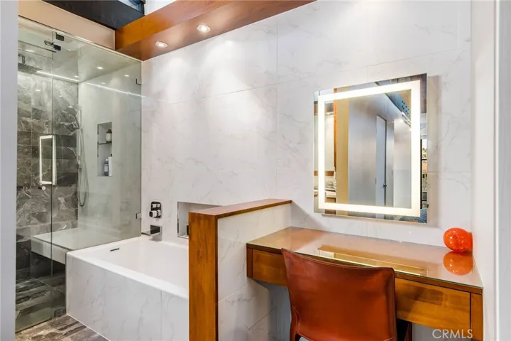 5328 Marina Pacifica Dr N, Long Beach, California 90803