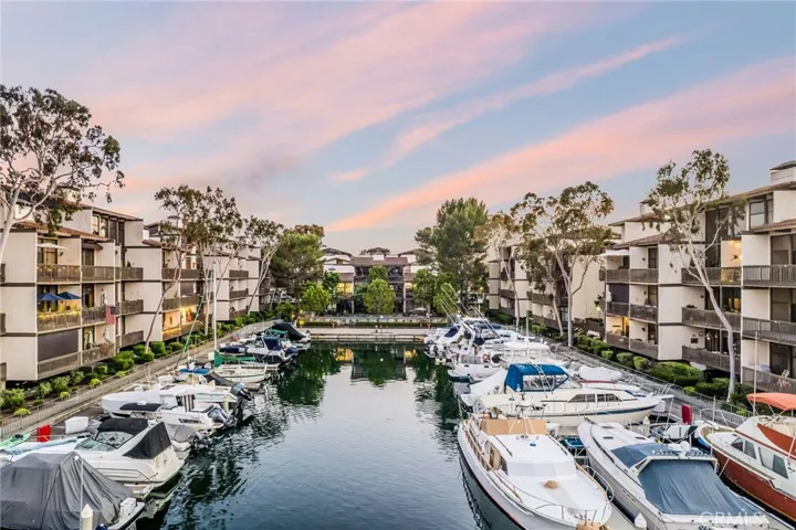 5328 Marina Pacifica Dr N, Long Beach, California 90803